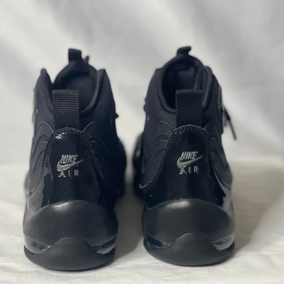 "PRE-OWNED" *RARE FIND* BOYS SIZE 7 NIKE AIR BAKIN SHOE "BLACKOUT" *WORN ONCE*